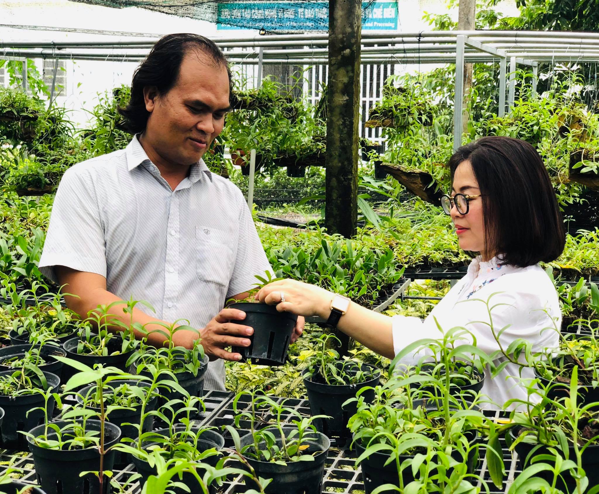 Bài 1 Sẵn sàng cống hiến