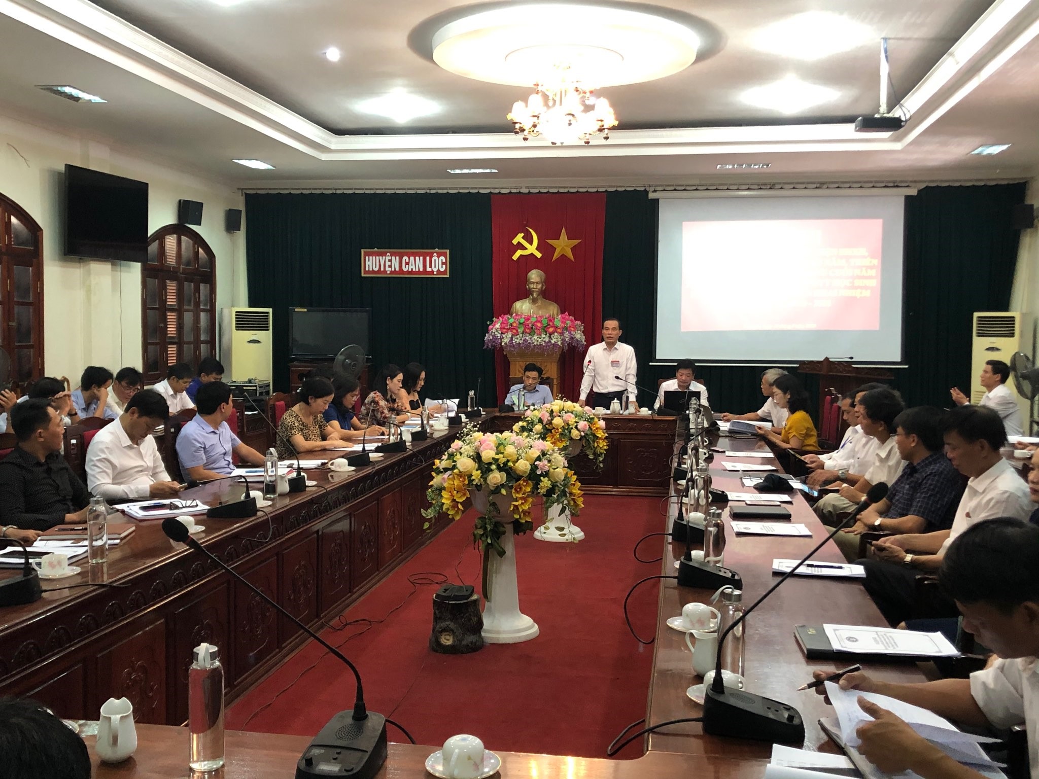 Can Lộc sơ kết công tác BHXH, BHYT 8 tháng đầu năm và triển khai BHYT học sinh năm học 2020-2021
