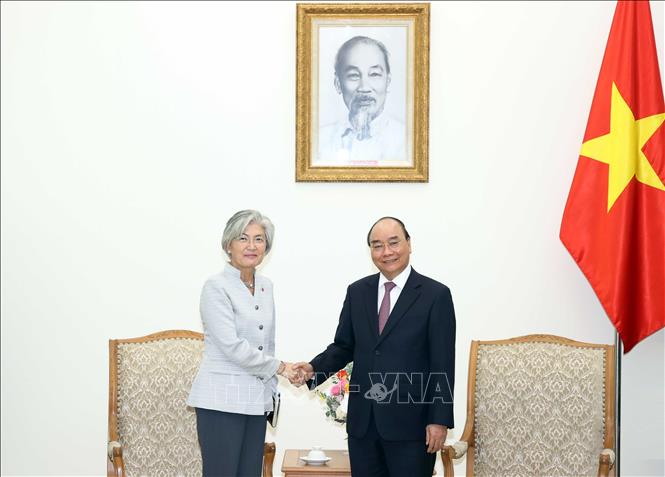 Thủ tướng Nguyễn Xuân Phúc tiếp Bộ trưởng Ngoại giao Hàn Quốc và Giám đốc Quốc gia ADB tại Việt Nam