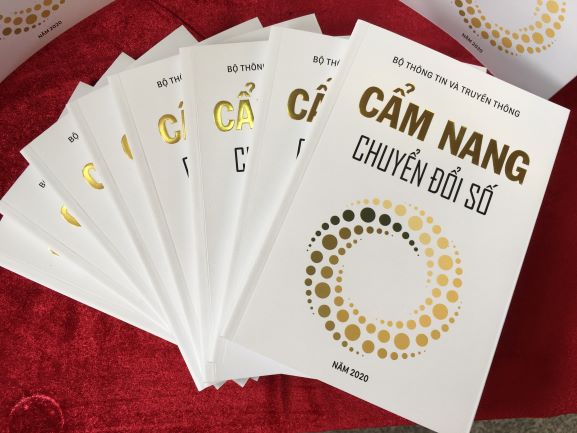 Ra mắt Cẩm nang Chuyển đổi số