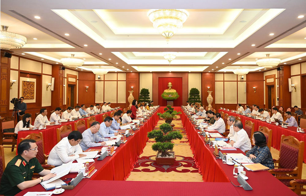 Bộ Chính trị tiếp tục làm việc về chuẩn bị đại hội các đảng bộ trực thuộc Trung ương