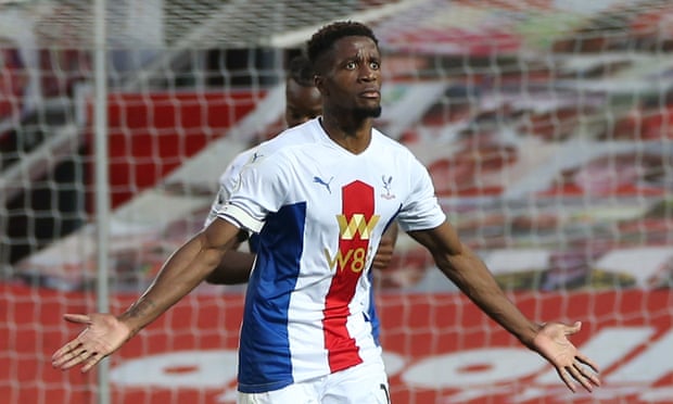 Zaha kéo lùi Man Utd ngay tại vạch xuất phát
