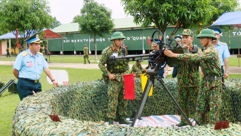 Hội thi Đại đội trưởng pháo phòng không, súng máy phòng không toàn quân