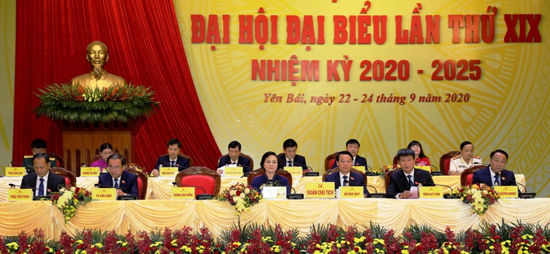 Yên Bái Thông qua công tác nhân sự và thảo luận dự thảo văn kiện trình Đại hội XIII của Đảng