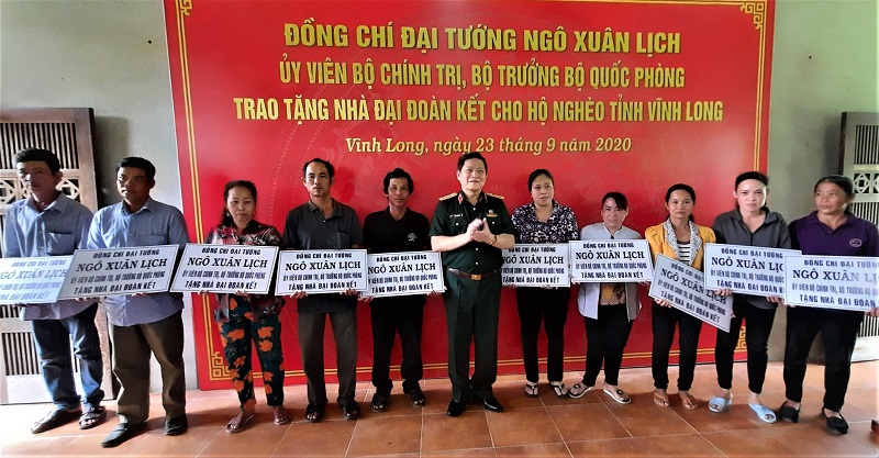 Đại tướng Ngô Xuân Lịch tham dự hoạt động bên lề Đại hội đại biểu Đảng bộ tỉnh Vĩnh Long