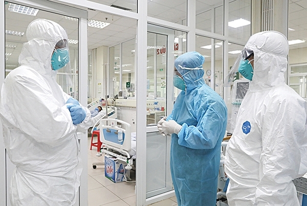 Thêm 1 ca mắc COVID-19 là người nhập cảnh từ Mỹ