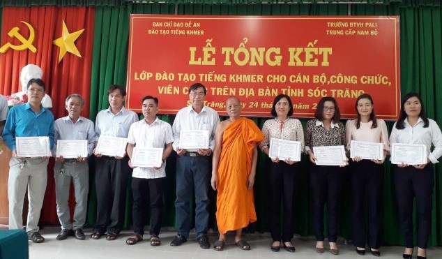 Sóc Trăng Hoàn thành lớp thí điểm đào tạo tiếng Khmer cho cán bộ, viên chức