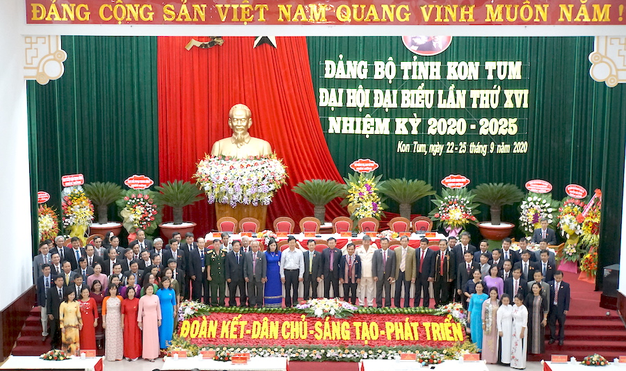 Đồng chí Dương Văn Trang tái đắc cử Bí thư Tỉnh uỷ Kon Tum