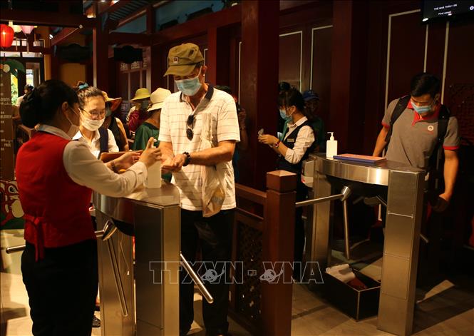 Thủ tướng yêu cầu tiếp tục phòng, chống dịch bệnh COVID-19