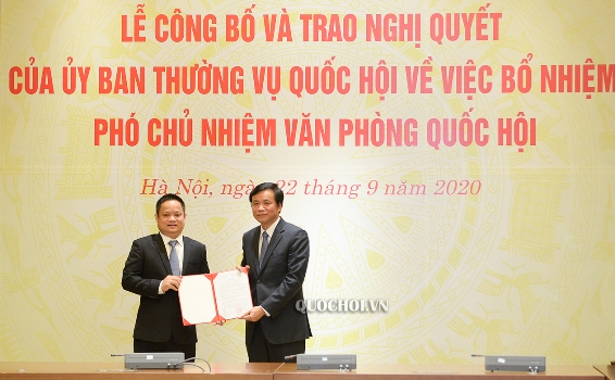 Đồng chí Vũ Minh Tuấn giữ chức Phó Chủ nhiệm Văn phòng Quốc hội