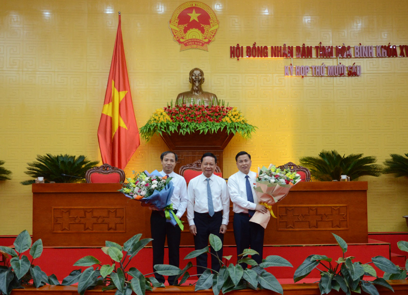 Phê chuẩn bầu bổ sung 2 Phó Chủ tịch tỉnh Hòa Bình