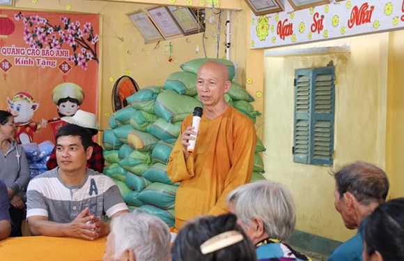 Hậu Giang Đồng bào tôn giáo học và làm theo Bác