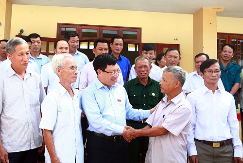 Phó Thủ tướng Phạm Bình Minh tiếp xúc cử tri Thái Nguyên