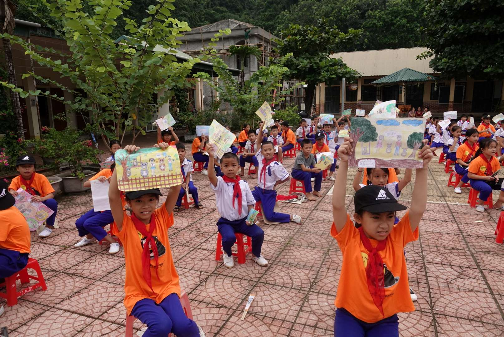 Trao giải cuộc thi vẽ tranh “Em và Gấu chung tay phòng chống dịch COVID”