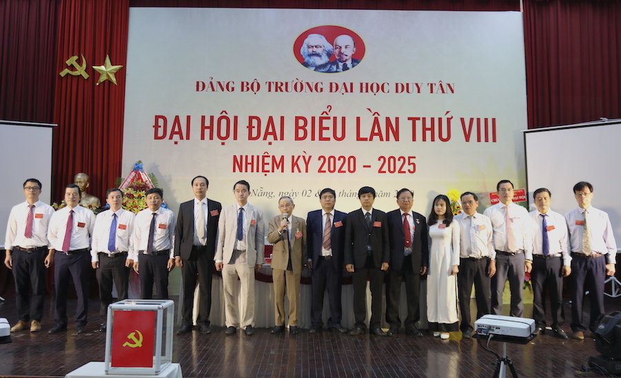 Phát triển đảng trong trường học Mô hình từ trường Đại học Duy Tân
