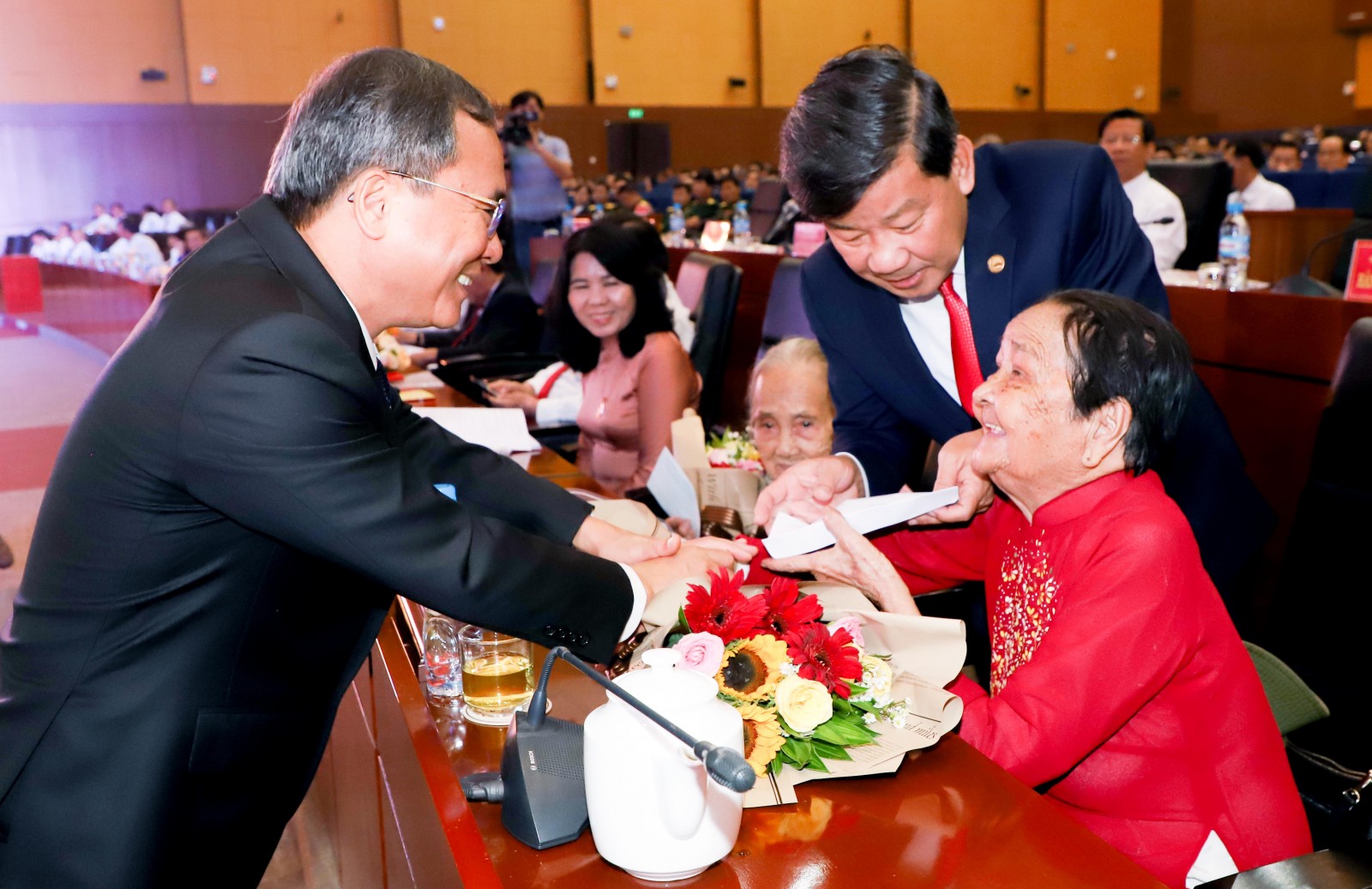 Bình Dương Xây dựng phong trào thi đua ngày càng phát triển
