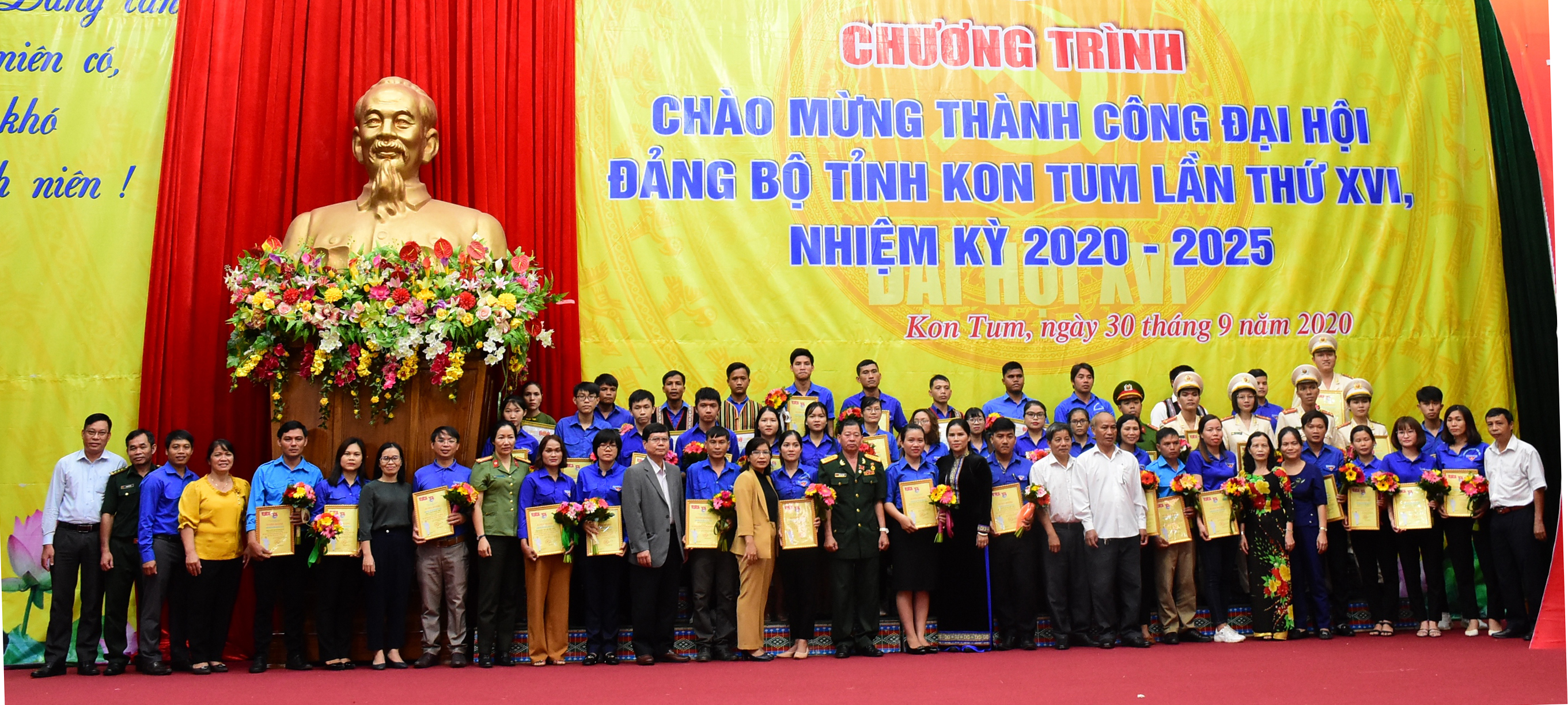 Tuyên dương thanh niên tiên tiến làm theo lời Bác