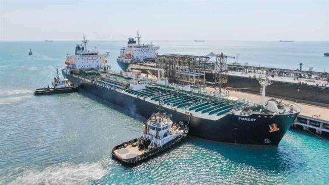 Tàu chở nhiên liệu của Iran cập cảng Venezuela
