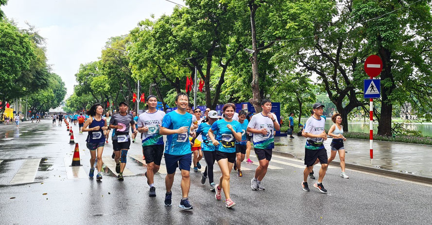 450 triệu đồng ủng hộ chương trình Trái tim cho em