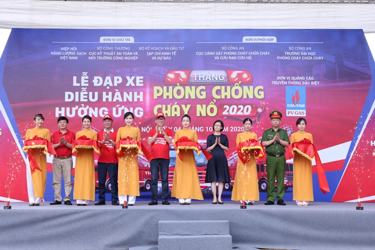 Đạp xe hưởng ứng Tháng phòng chống cháy nổ năm 2020