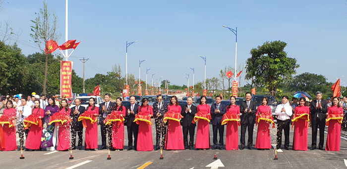 Hà Nội Gắn biển 2 công trình chào mừng Đại hội đại biểu Đảng bộ Thành phố