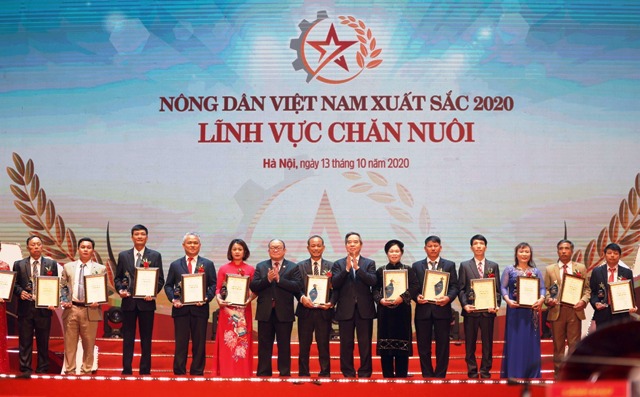 Tôn vinh 63 nông dân xuất sắc 2020