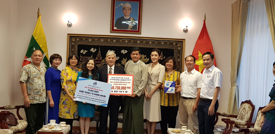 Trao hàng vật tư y tế của Chính phủ Việt Nam hỗ trợ Myanmar