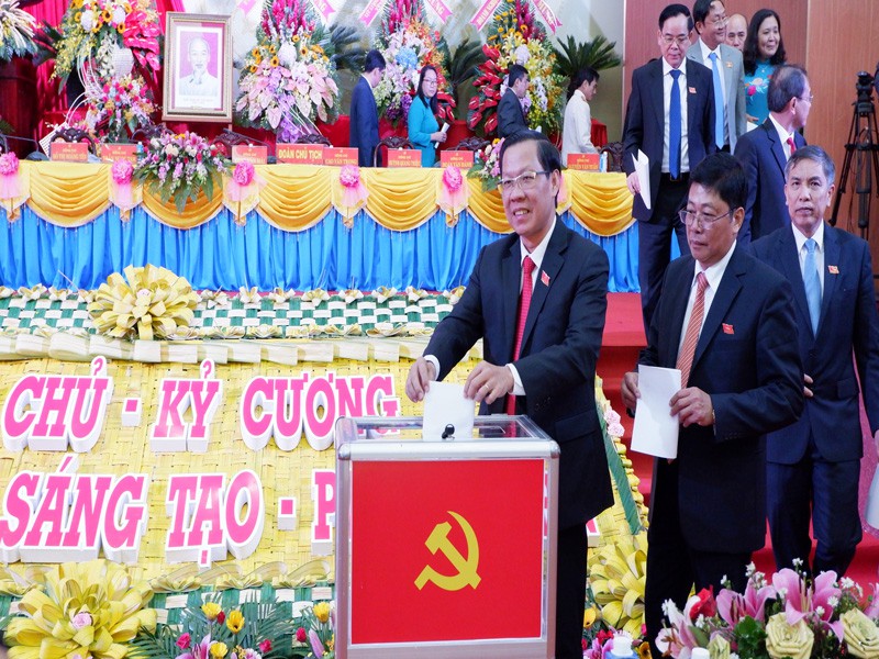 49 đồng chí được bầu vào Ban Chấp hành Đảng bộ Tỉnh ủy Bến Tre