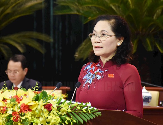 Luôn thể hiện rõ bản lĩnh chính trị, kiên định mục tiêu, bám sát thực tiễn