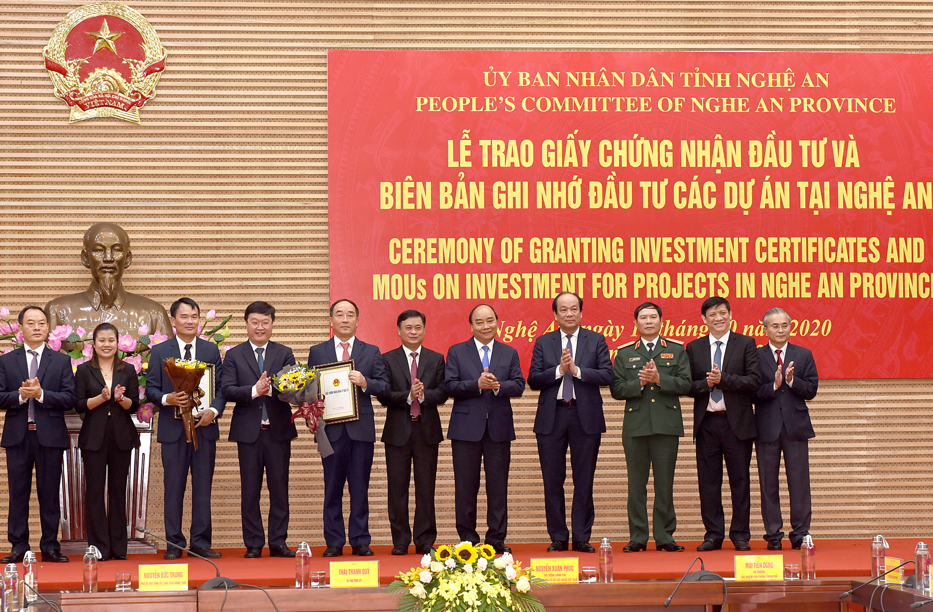 Thủ tướng chứng kiến Lễ trao giấy chứng nhận đầu tư cho 2 dự án tại Nghệ An