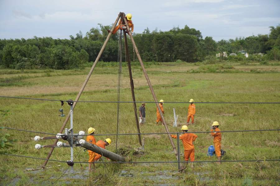 Cấp điện trở lại cho hơn 960 nghìn khách hàng sau bão số 6