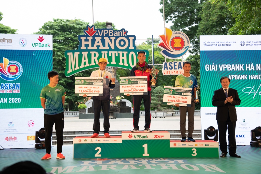 Gần 6 000 người tham gia chạy thực tế tại VPBank Hanoi Marathon ASEAN 2020