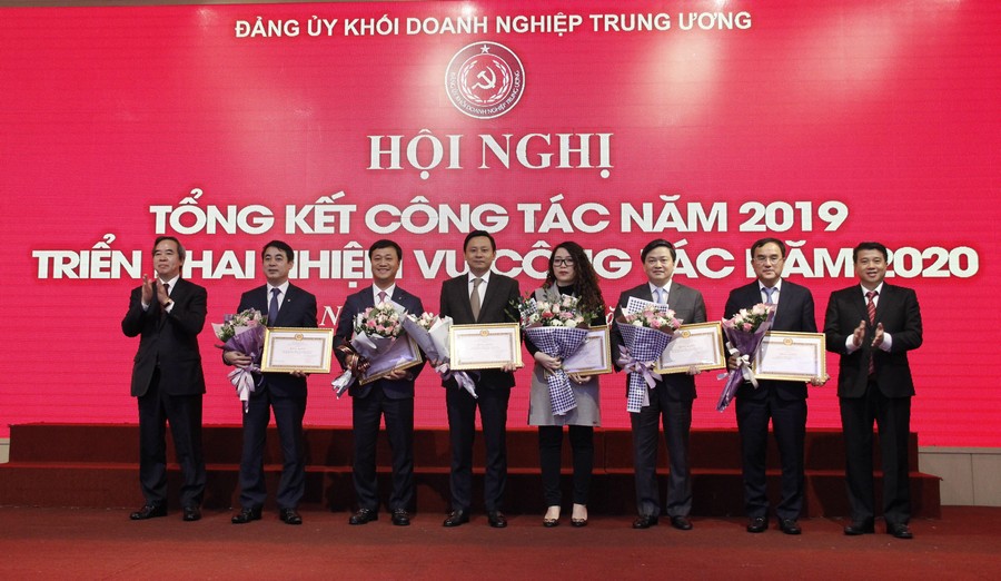 Giữ vững vị trí then chốt trong nền kinh tế thị trường định hướng xã hội chủ nghĩa