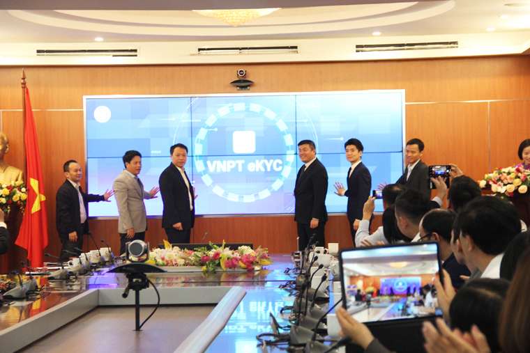 Ra mắt Nền tảng định danh điện tử VNPT eKYC
