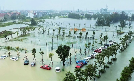 Ngân hàng giảm lãi vay hỗ trợ người dân vùng lũ