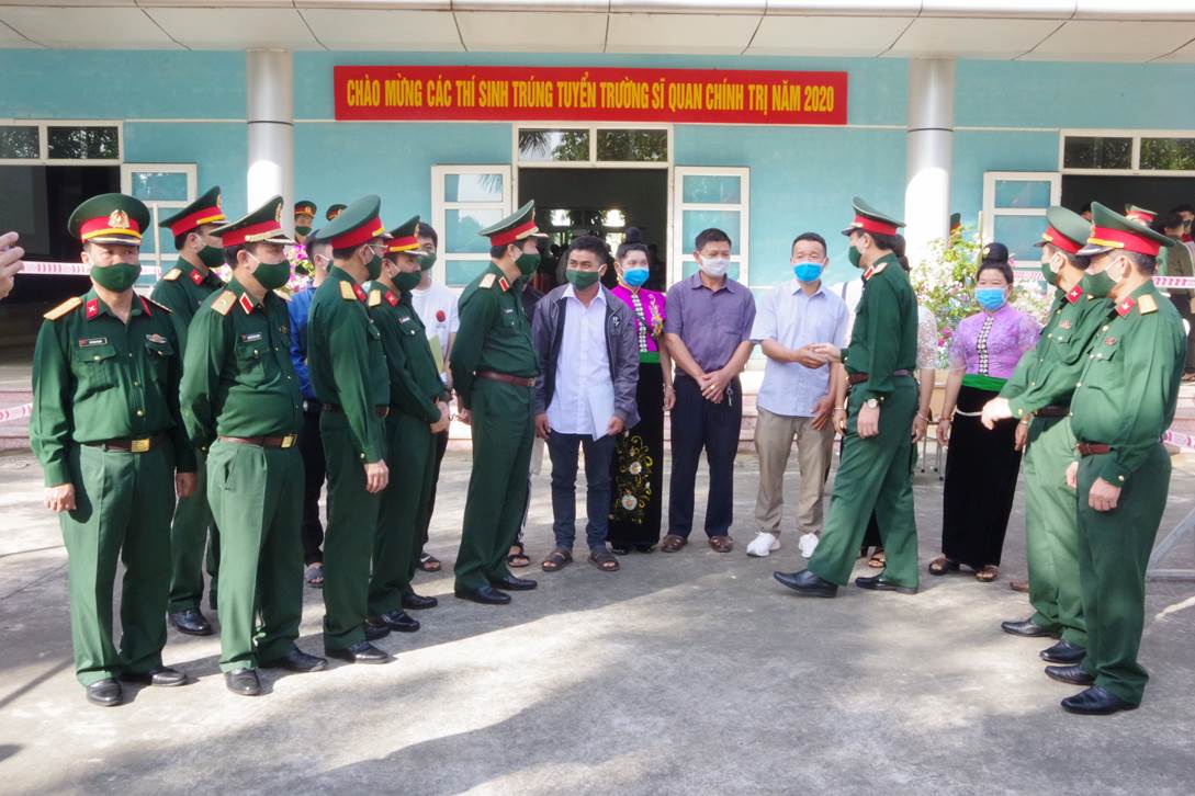Trường Đại học Chính trị làm thủ nhập học cho hơn 600 đồng chí học viên mới