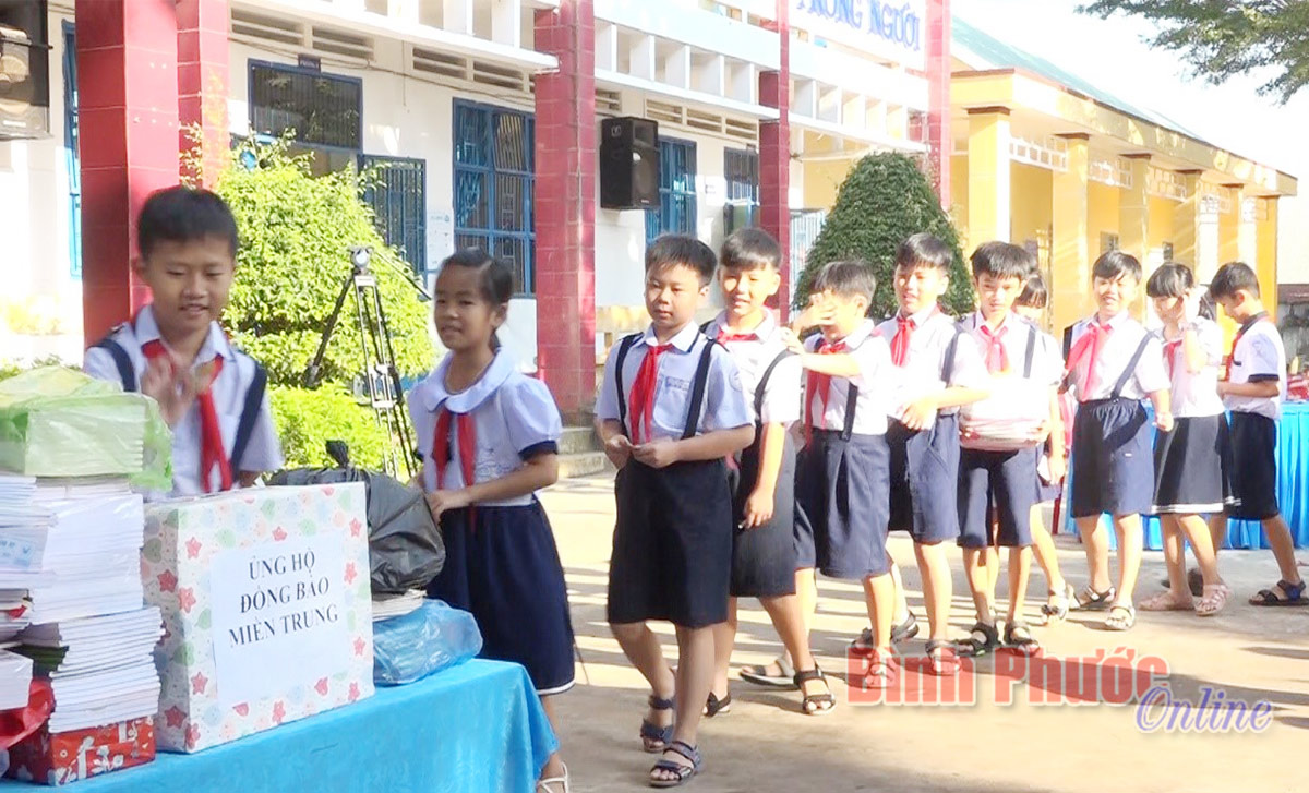 Bình Phước Tuyên truyền Luật Giao thông, giáo dục giới tính cho học sinh