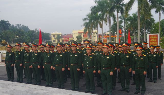 Bộ Tư lệnh Quân khu 3 dâng hương tưởng niệm Chủ tịch Hồ Chí Minh