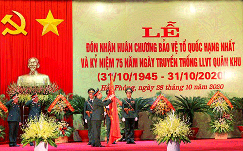 Lực lượng vũ trang Quân khu 3 đón nhận Huân chương Bảo vệ Tổ quốc hạng Nhất