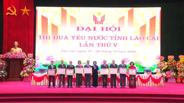 Lào Cai Tuyên dương 323 điển hình tiên tiến trong phong trào Thi đua yêu nước