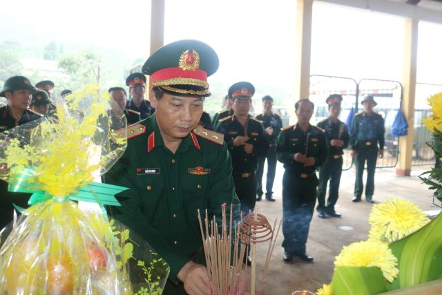 Ổn định tư tưởng, sớm đưa đơn vị trở lại trạng thái công tác bình thường