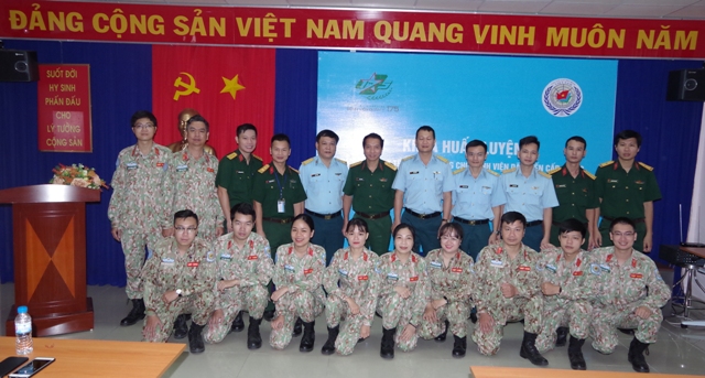 Huấn luyện vận chuyển y tế đường không cho Bệnh viện Dã chiến cấp 2 số 3