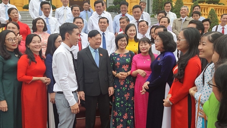 Phó Chủ tịch nước tiếp Đoàn đại biểu điển hình tiên tiến tỉnh Vĩnh Long