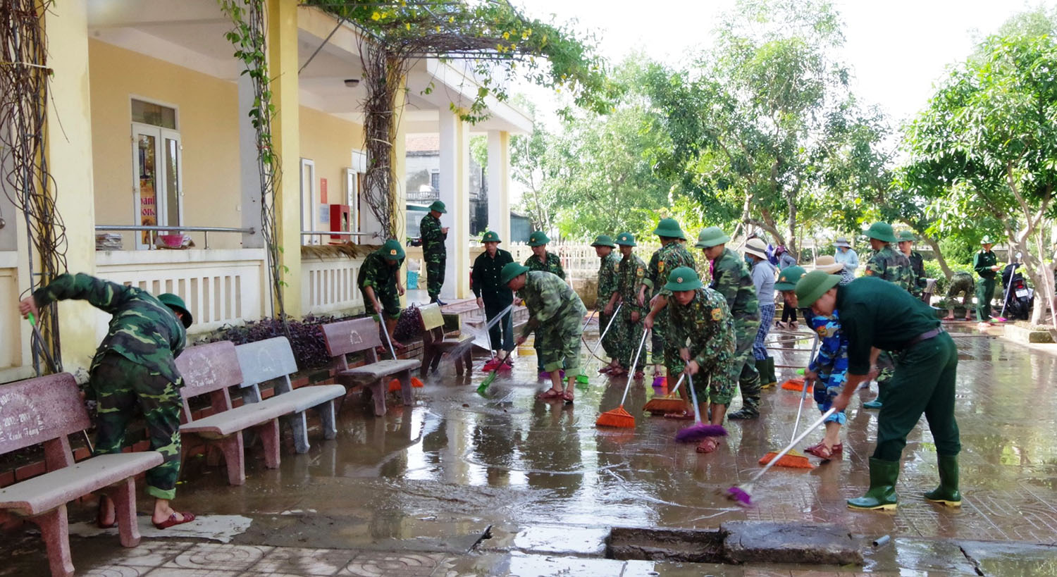 Chung tay giúp người dân Hà Tĩnh ổn định cuộc sống
