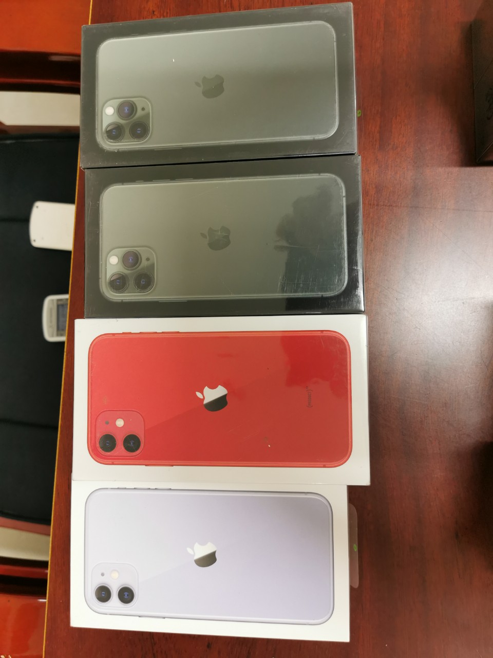 TP Hồ Chí Minh Thu giữ 50 Iphone trong chiến dịch truy quét điện thoại “lậu”