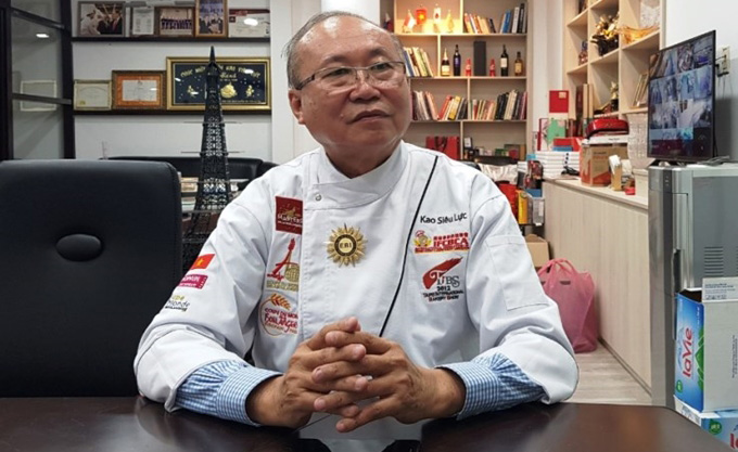 “Vua bánh mỳ thanh long” Kao Siêu Lực  Quảng bá nông sản Việt Nam qua bánh