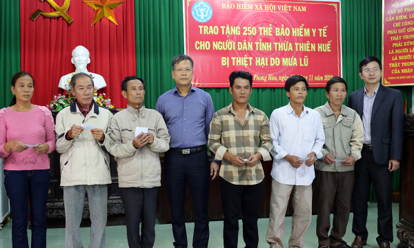 Thêm điểm tựa cho người dân miền Trung vượt qua bão lũ
