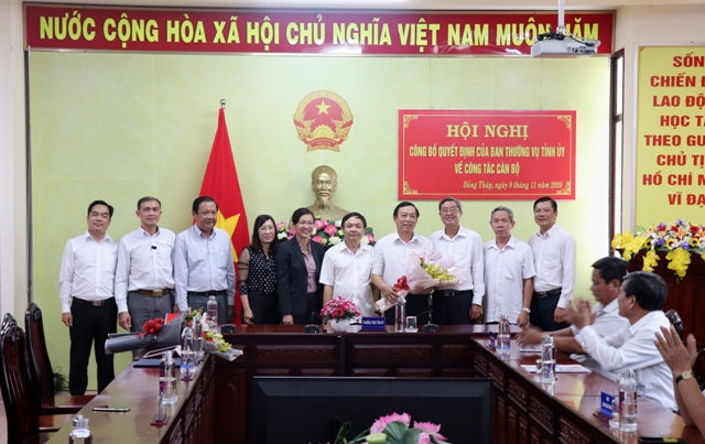 Đồng Tháp Công bố các quyết định về công tác cán bộ