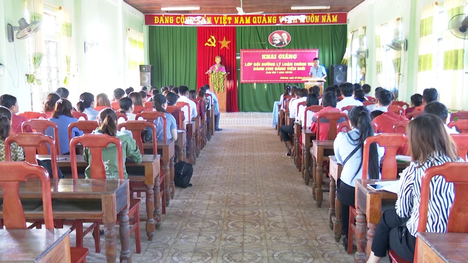 Phát triển đảng viên là nhiệm vụ đặc biệt quan trọng