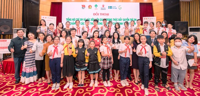 “Con yêu cha mẹ bằng trái tim, cha mẹ đừng yêu con bằng đòn roi, mắng mỏ ”